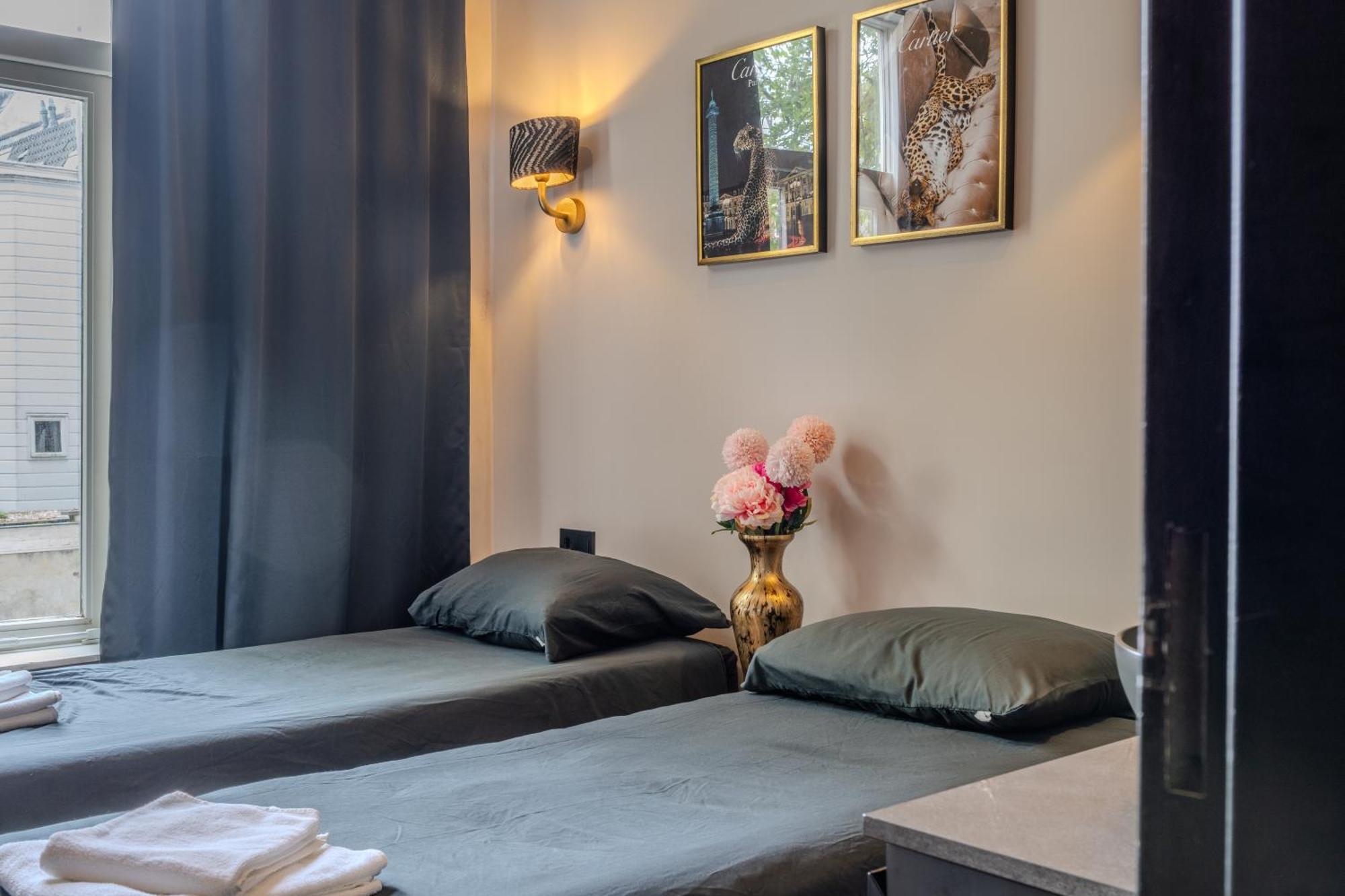Hotel 83 Amsterdam Bagian luar foto